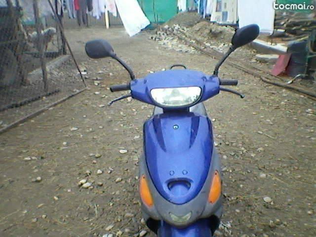 Yamaha scuter , 2000