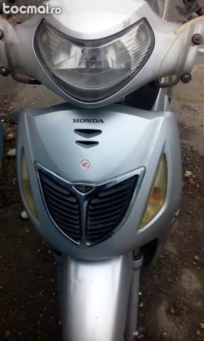 Honda sh