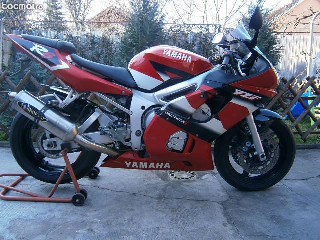 Yamaha R6, 2001