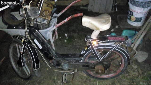 Piaggio . Porneste . sau o dezmembrez
