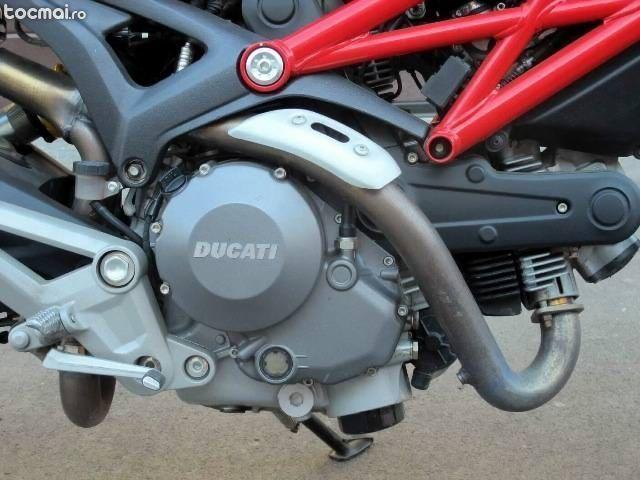 Ducati 696 monster
