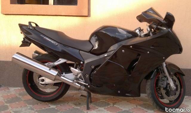 Honda cbr 1100 xx superblackbird