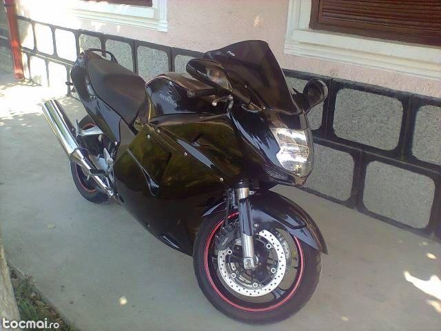 Honda cbr 1100 xx superblackbird