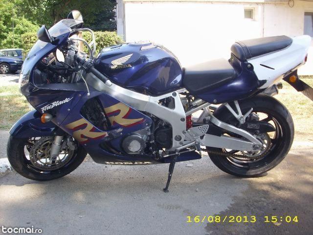 Honda cbr900rr sc33- 1999