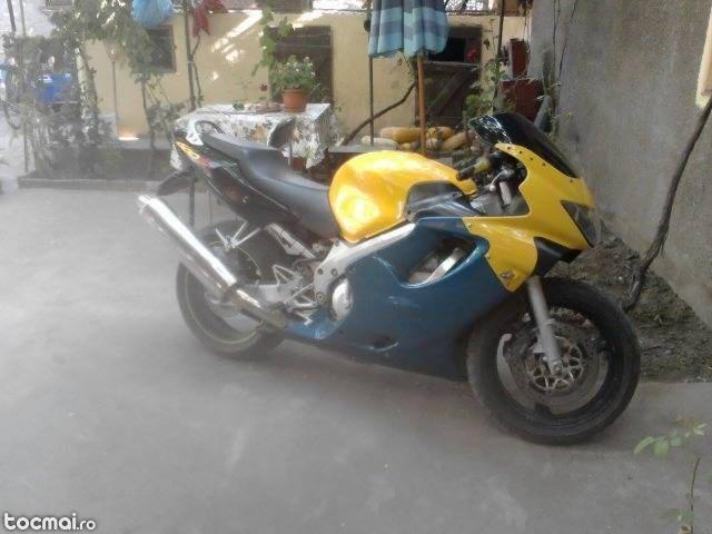 Honda cbr f4, 2000