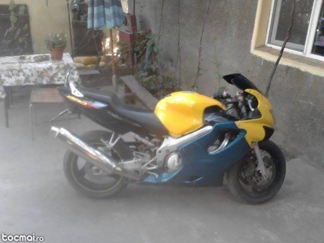 Honda cbr f4, 2000