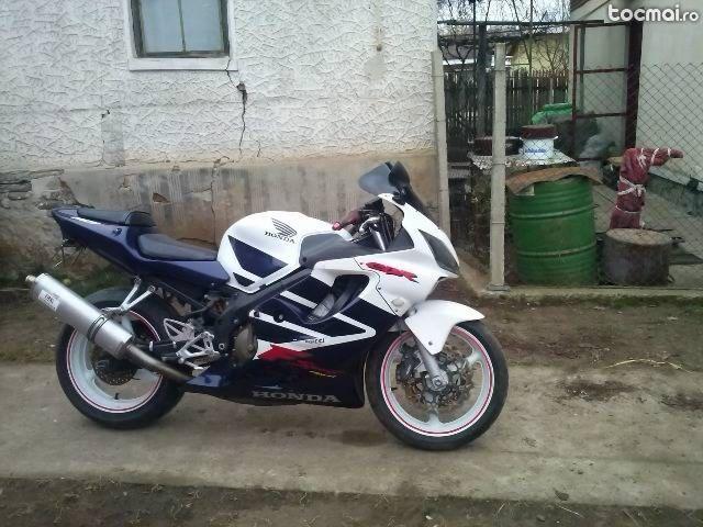 Honda cbr f4i