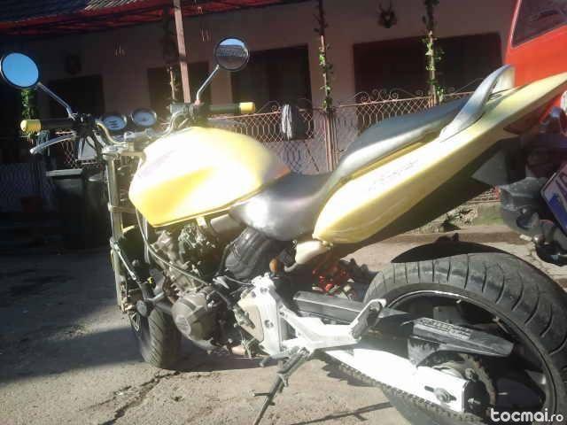 Honda hornet