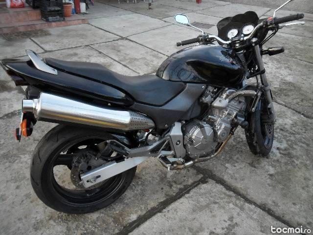 Honda hornet 2000