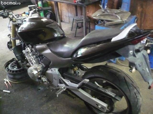 Honda hornet, 2005