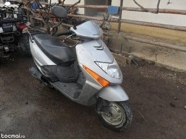 Honda jf11 scv 100 lead , 2003
