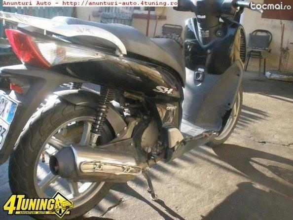 Honda sh 125 i din 2006 .