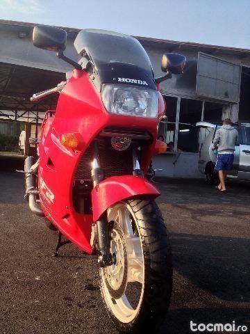 Honda vfr 750f rc24