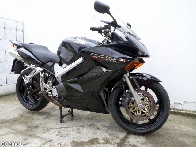 Honda vfr 800cc an2004 14628km