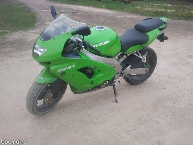 Kawasaki zx9r, 1999