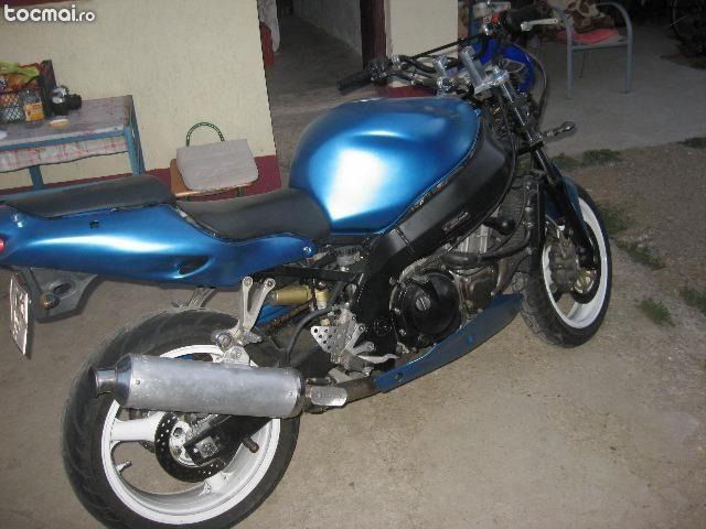 Kawasaki zxr900, 1998