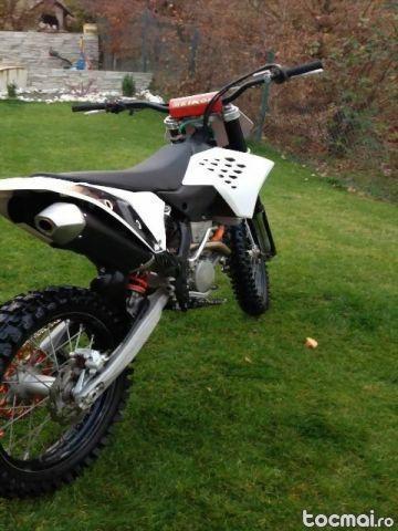 Ktm 250 sxf, in 4 timpi, an 2009