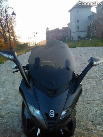 Maxi scuter gilera nexus 500, 2004