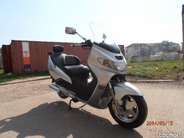 Maxi Scuter Suzuki Burgman 250