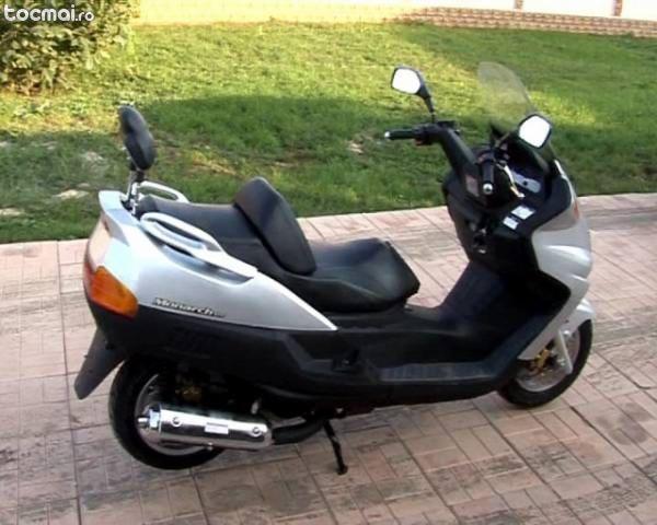 Monarch 250 cc, 2009