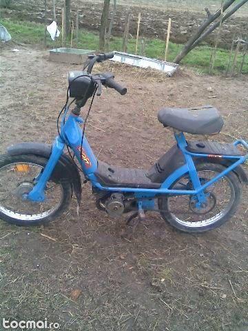 Moped beneli an 2001