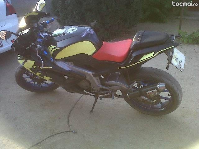 Motocicleta Aprilia RS 125