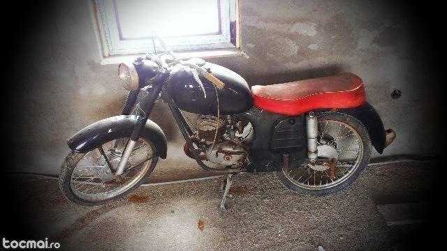 motocicleta de colectie