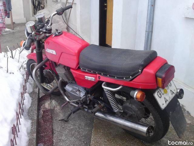Motocicleta Jawa 350