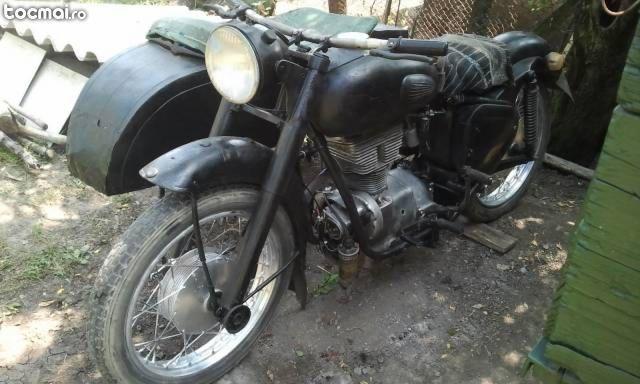 Motocicleta Simson 250 Sport cu atas