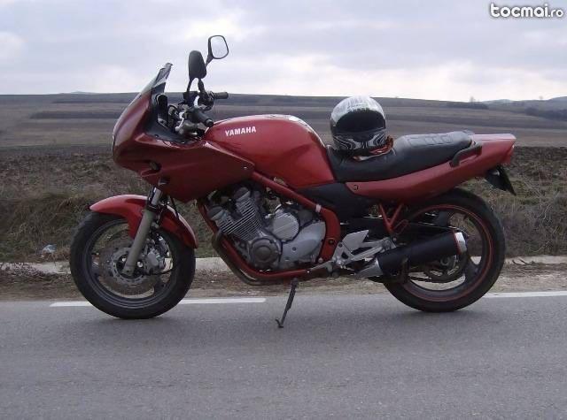Motocicleta Yamaha XJ600
