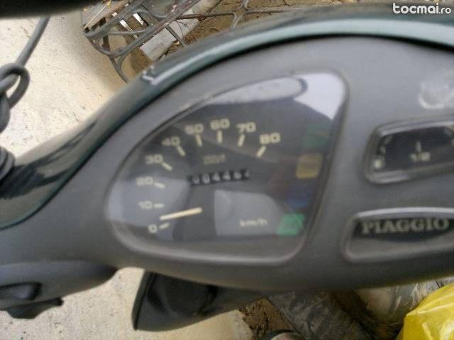 Piaggio anul 1995 motor 50 cc motor 2 timpi