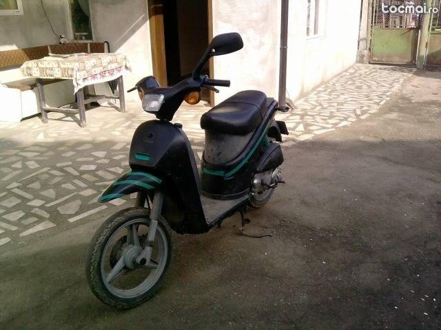 Piaggio Free