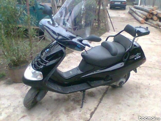 Piaggio Hexagon Lxt model 2005