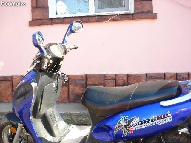 Piaggio scuter 49 cm, 2011