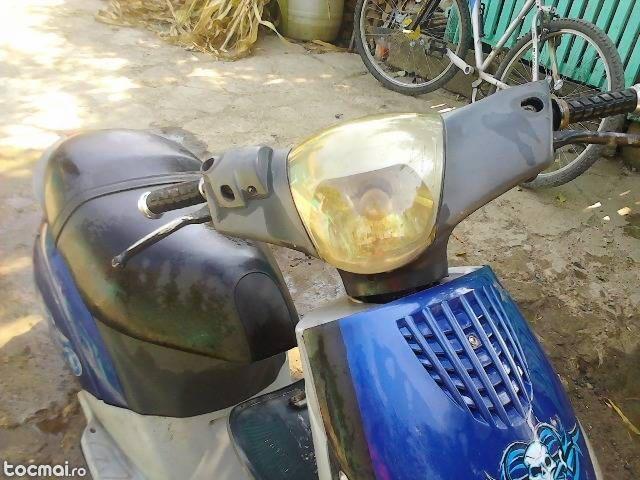 Piaggio zip, 2003 , pentru piese, merita si reparat /