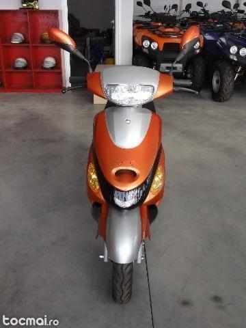 Scuter 4t 49cc 2013 nou, lichidare de stoc