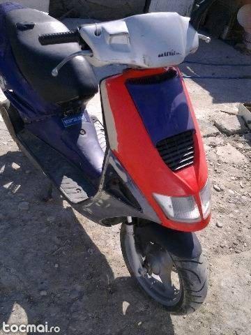 Scuter aprilia 125 cm, 2004