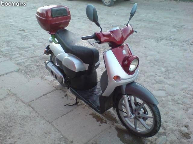 Scuter benelli (aprillia) 2010