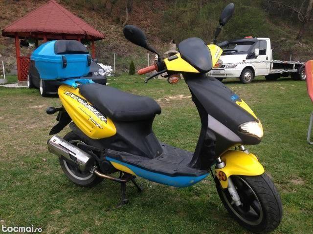 Scuter generic twister 49cmc 7500km 2008 recent adus austria