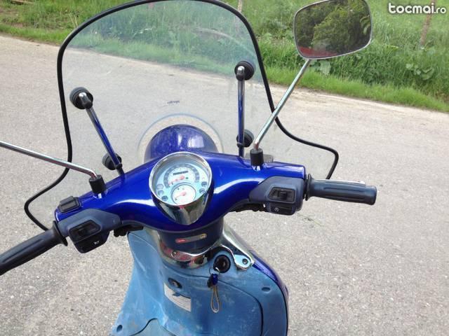 Aprilia Moped, 2003