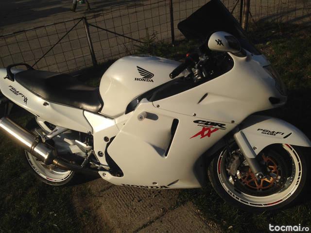 Honda cbr 1100 xx