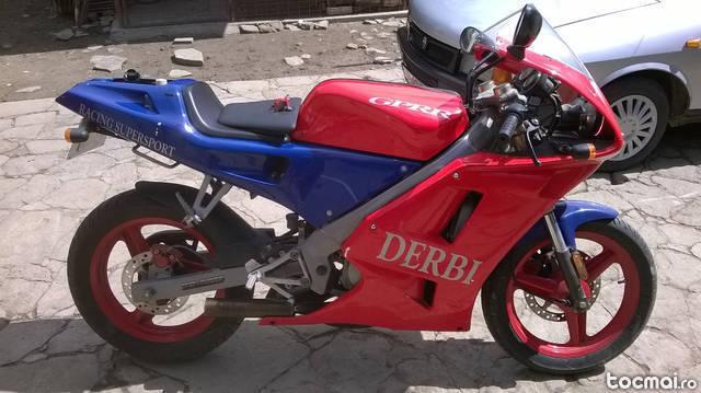 Motocicleta Derbi GPR 2000