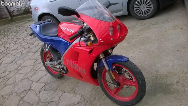 Motocicleta Derbi GPR 2000