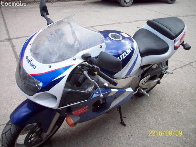 Motocicleta suzuki gsxr 600