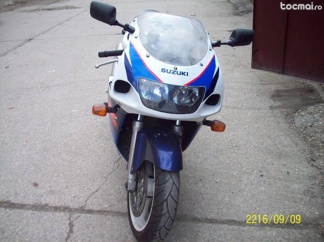 Motocicleta suzuki gsxr 600