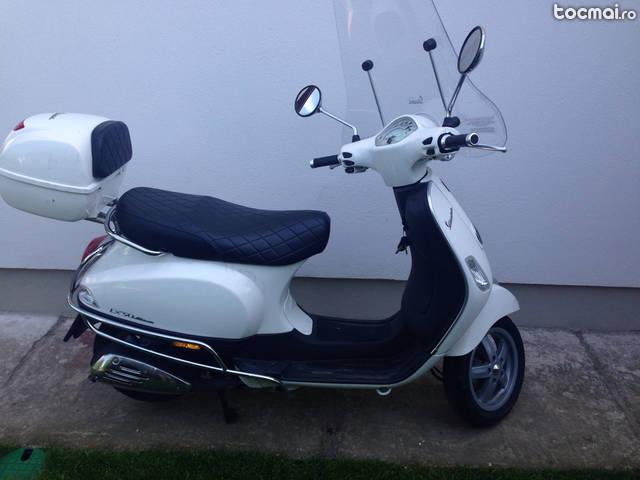 Scooter Piaggio Vespa LX50 2010