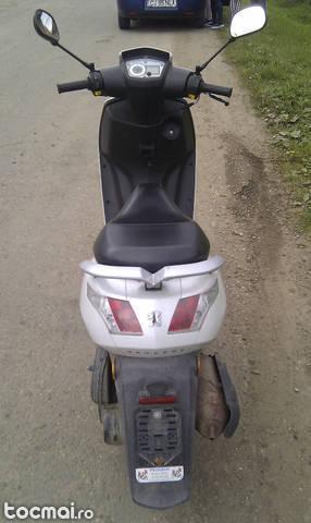 Scuter 49 cc Peugeot Vivacity