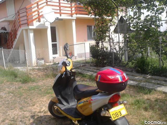Scuter jonway 49 cm 1, 5 l/ 100km