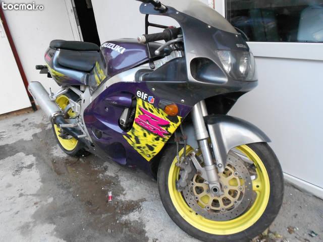 Suzuki gsx- r 750 srad an 1997