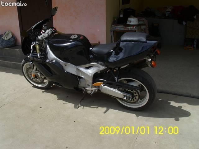 Yamaha fzr 1000